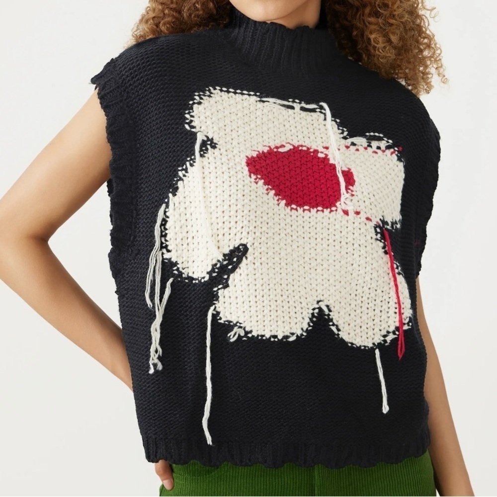 Black and White Flower Sweater - Picture 2 of 14